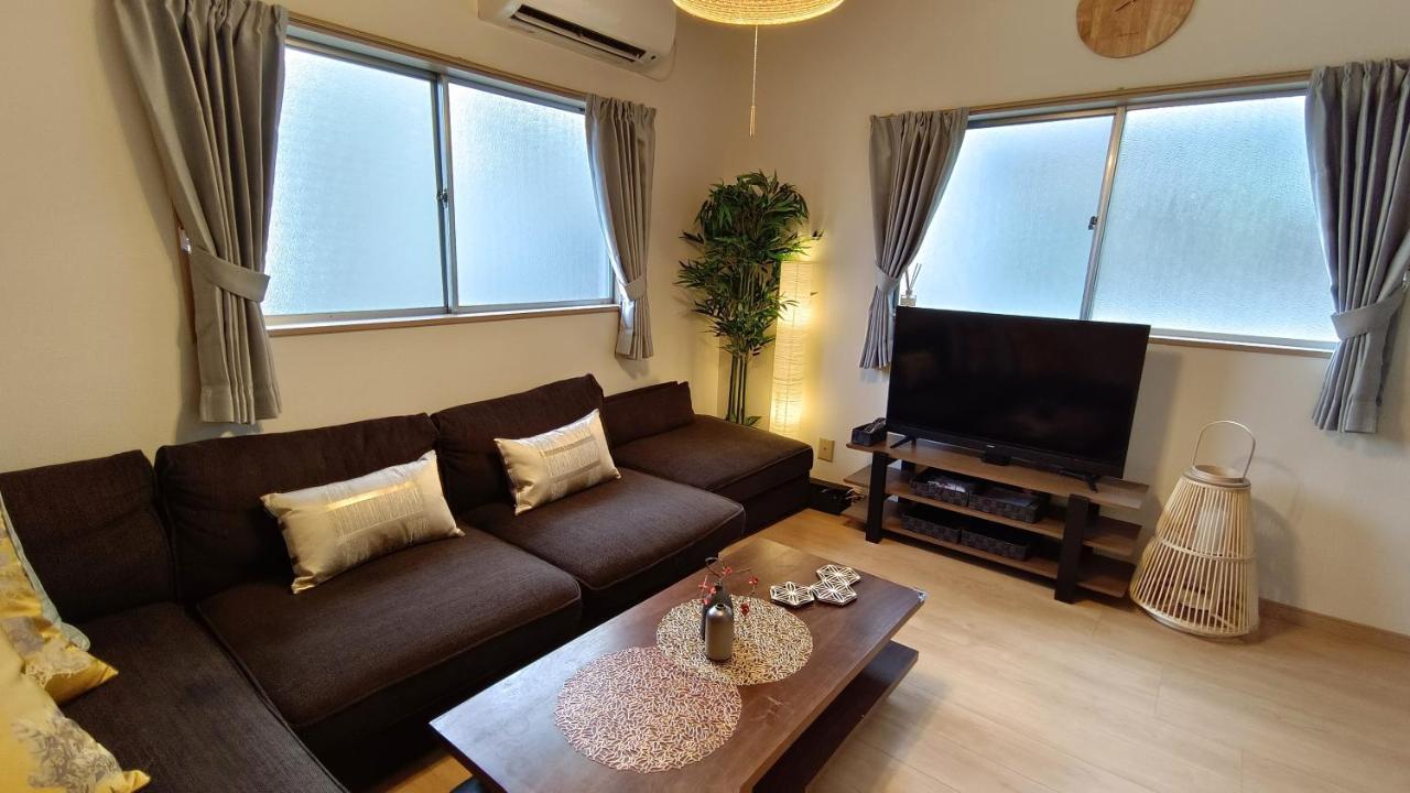 Tsukiyume Kan - House With Parking, 10Mins To Usj, Tennoji, Namba Osaka Exterior photo
