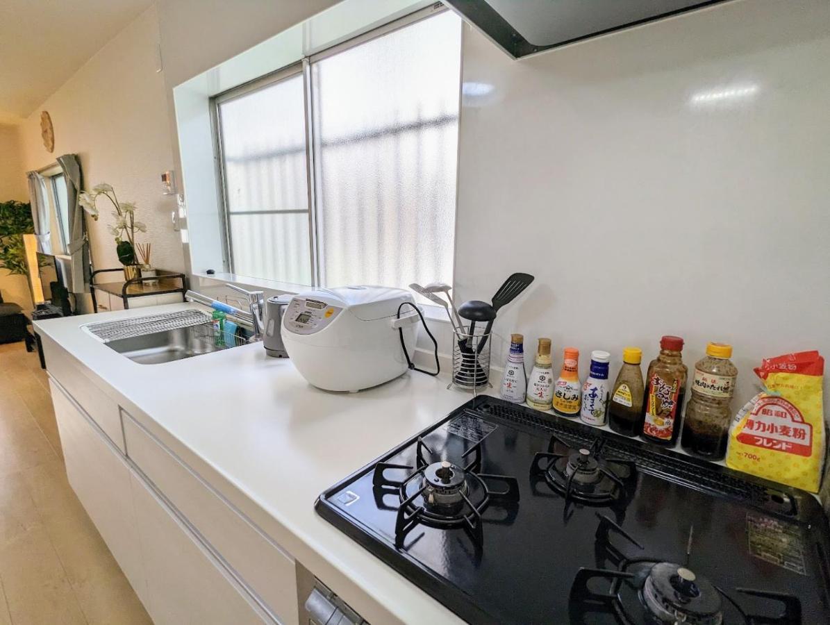 Tsukiyume Kan - House With Parking, 10Mins To Usj, Tennoji, Namba Osaka Exterior photo